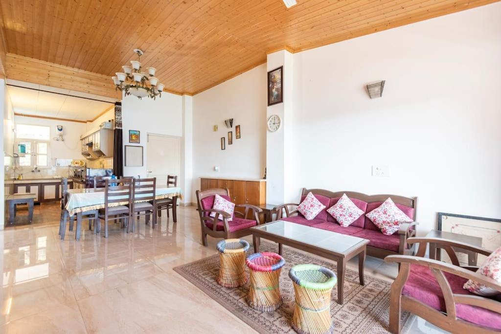 Kasauli Edge Apt With Balcony Buitenkant foto