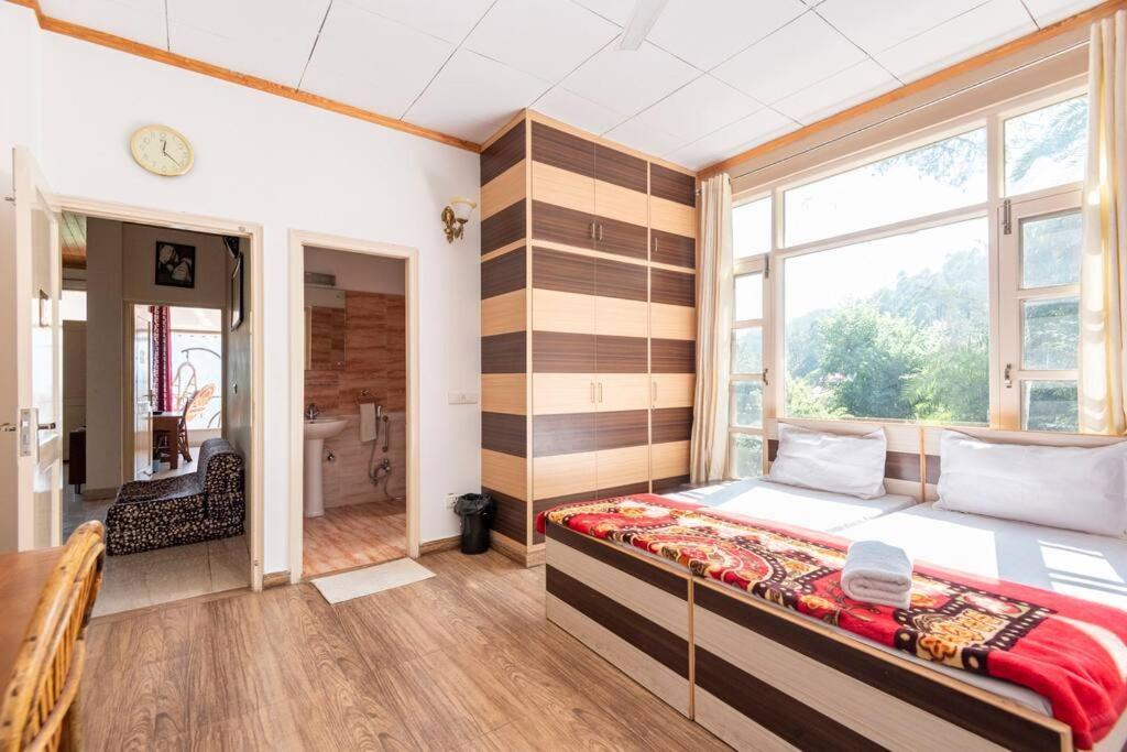 Kasauli Edge Apt With Balcony Buitenkant foto
