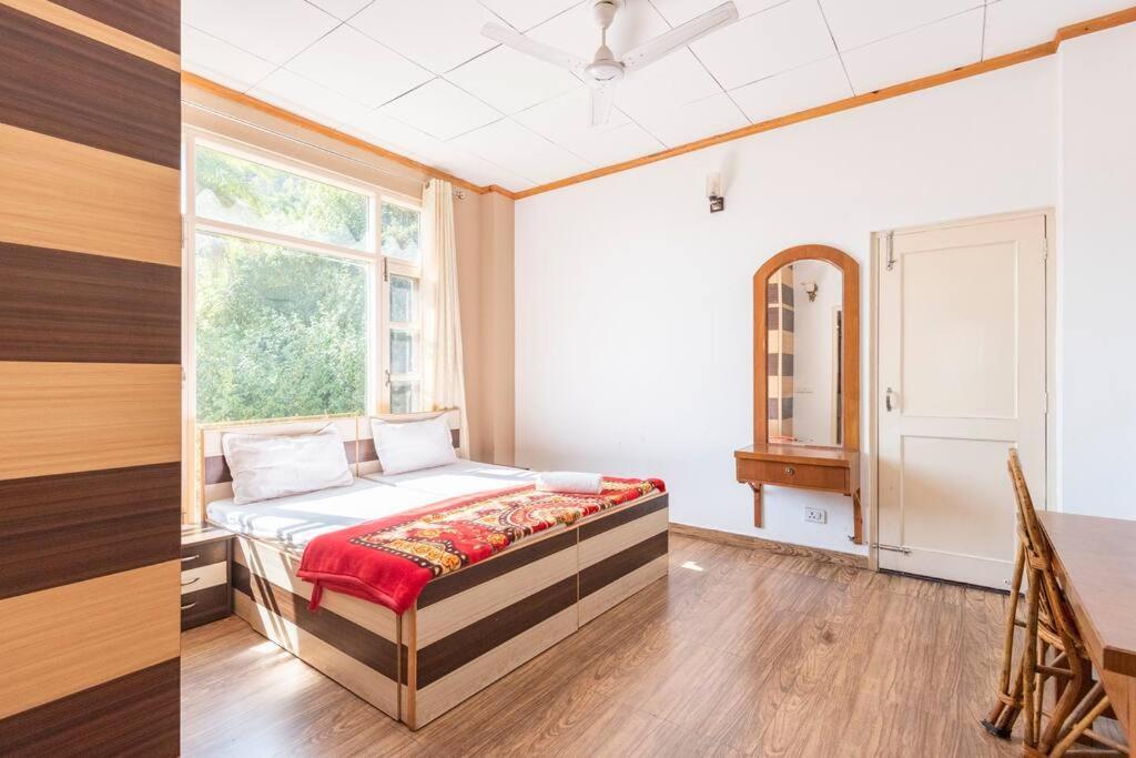 Kasauli Edge Apt With Balcony Buitenkant foto